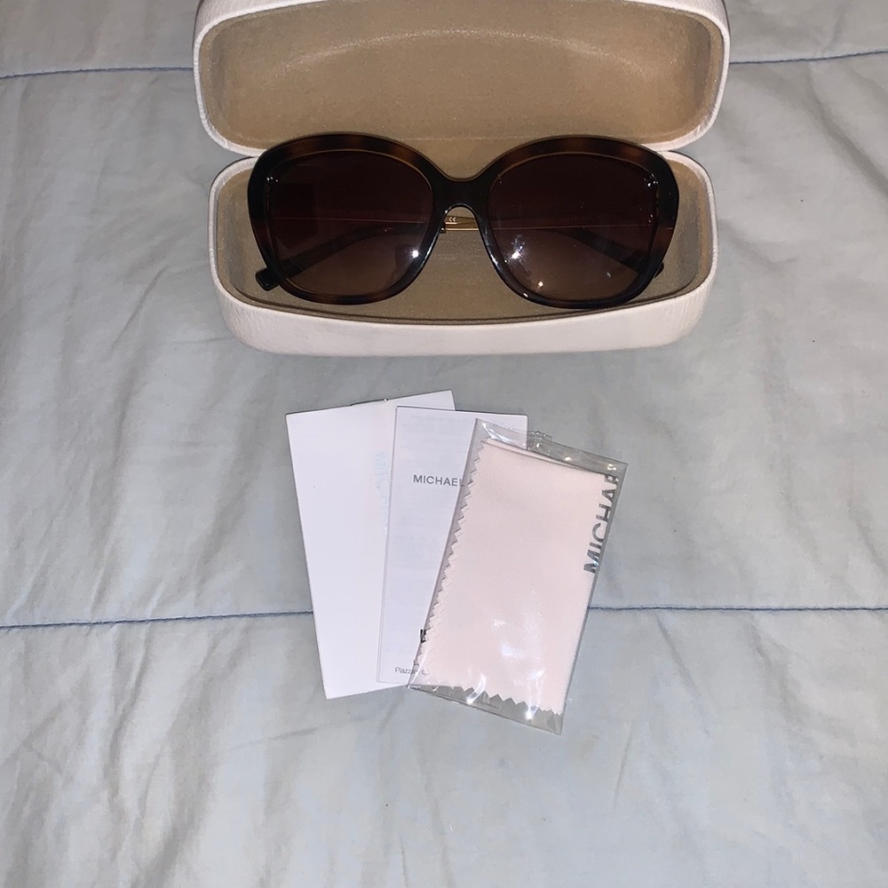 MICHAEL KORS ANTONELLA II SUNGLASSES